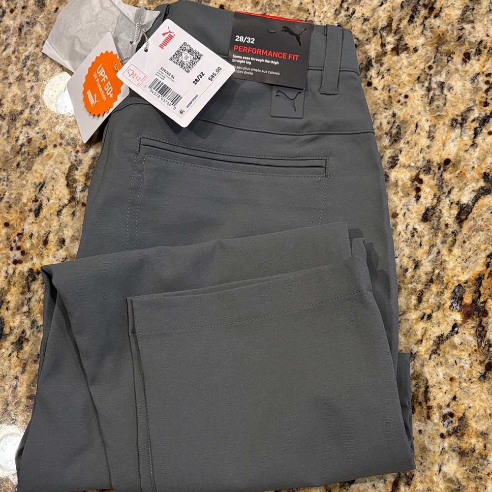 NWT Puma Men's Gray Performance Fit Pants Size 28/32